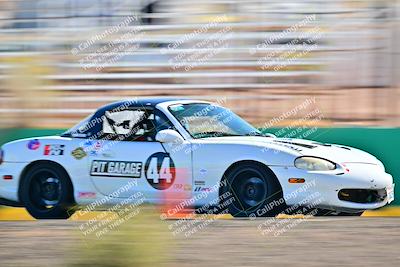 media/Oct-18-2025-Extreme Speed (Sat) [[d6d7e1fef1]]/Group 5/Session 3 (Turn 1)/